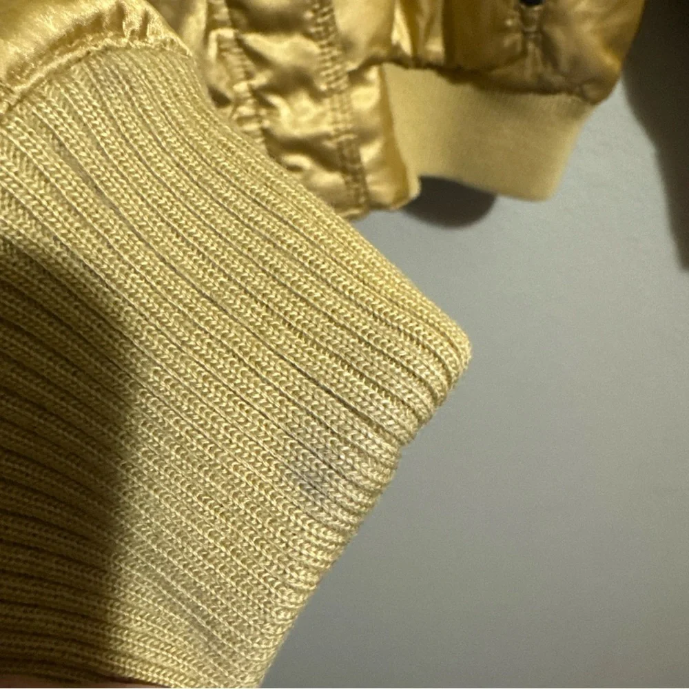 Nike Gold Puffy Coat With Hood Size XL - Faux Fur On Hood, But Can Be Removed